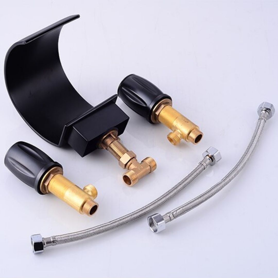 James Three-Hole Dual-Handle Bathroom Faucet