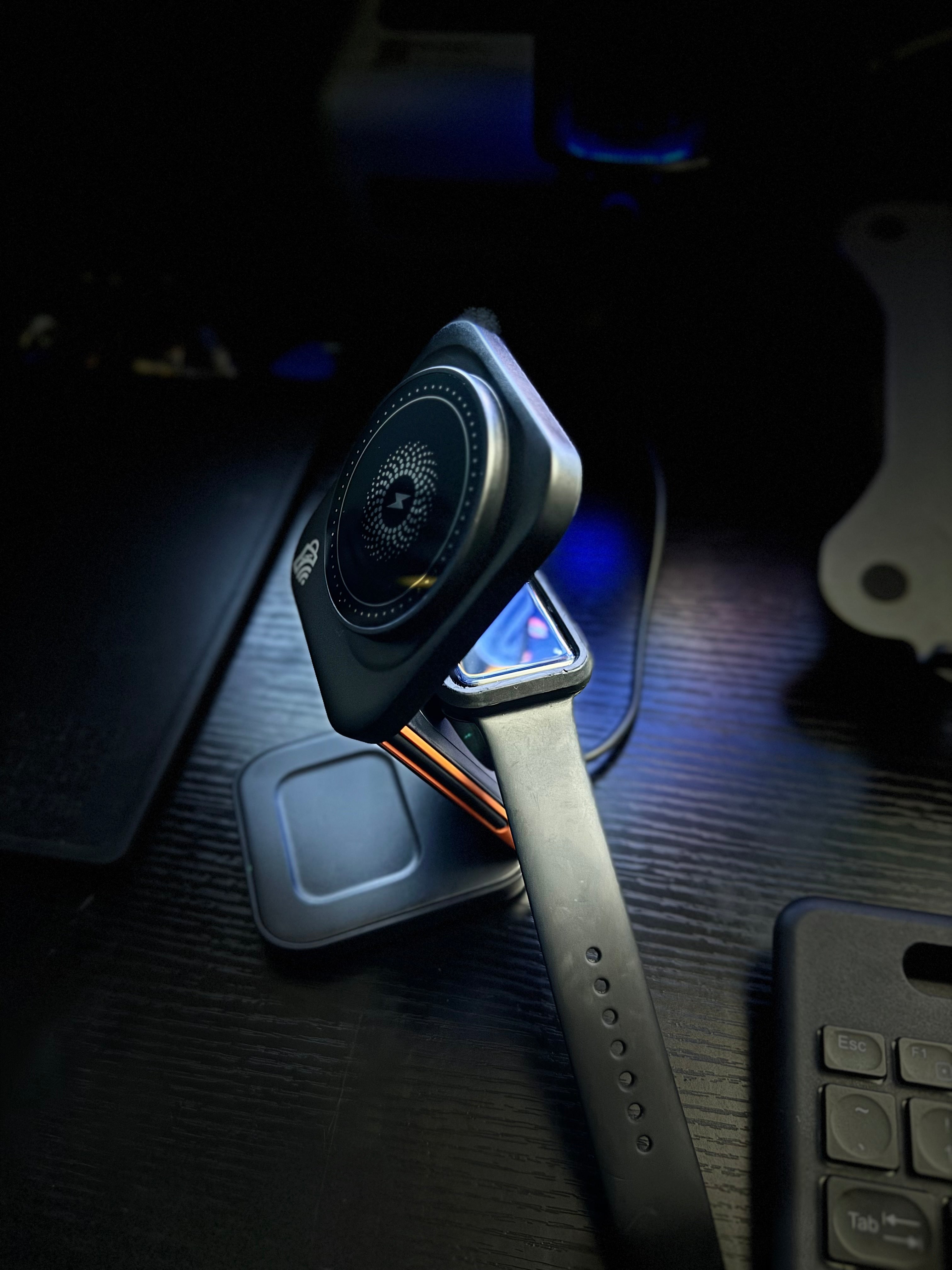 KCMT 3-in-1 MagSafe Portable Charger