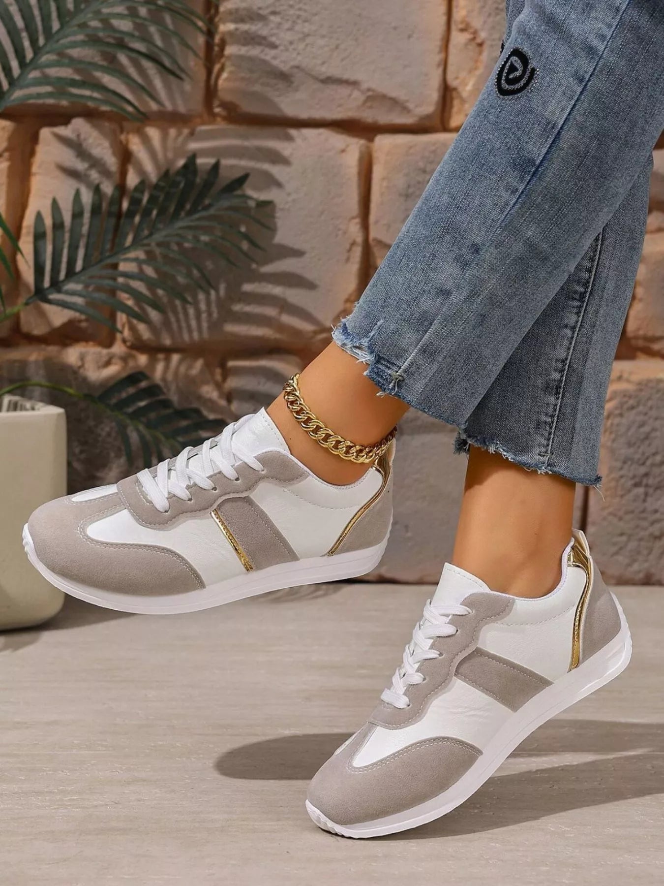 Round Toe Lace Up Sneakers