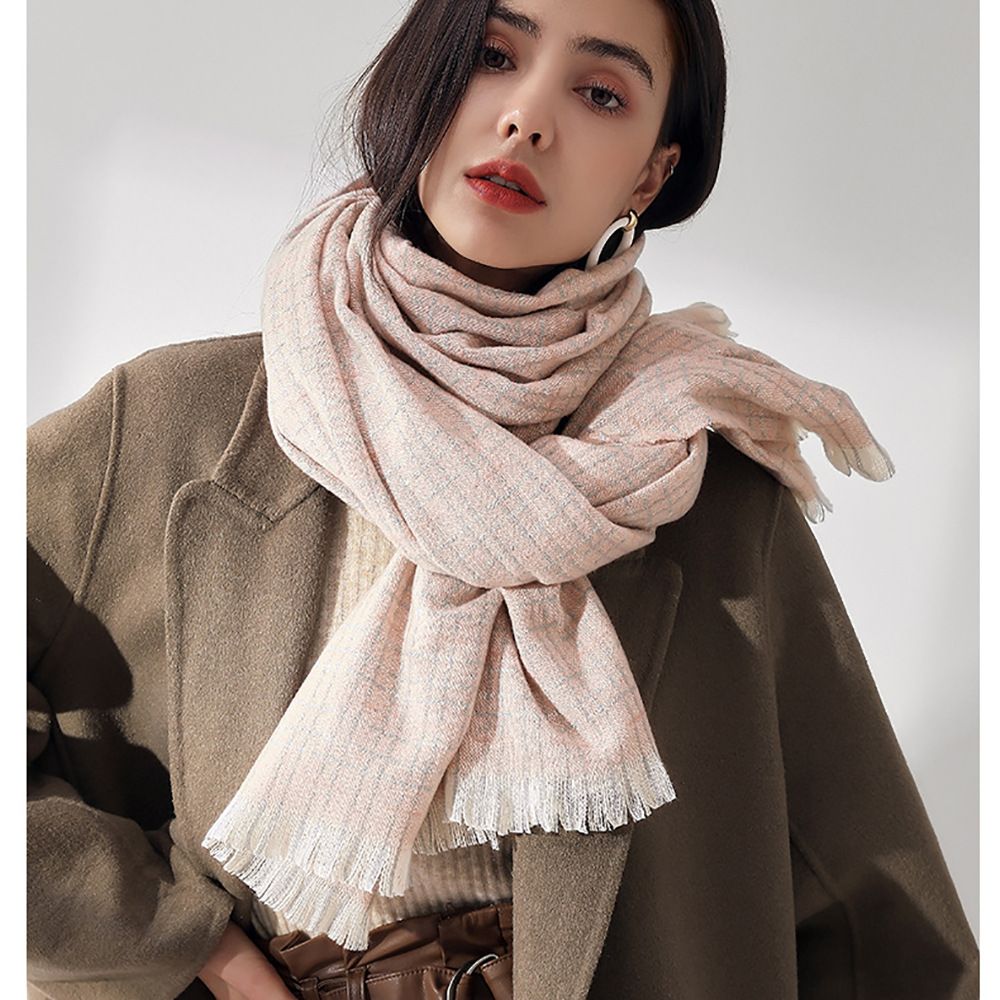 Manufacturers wholesale new style autumn and winter cashmere classic solid color tassels simple lines plaid scarf shawl women