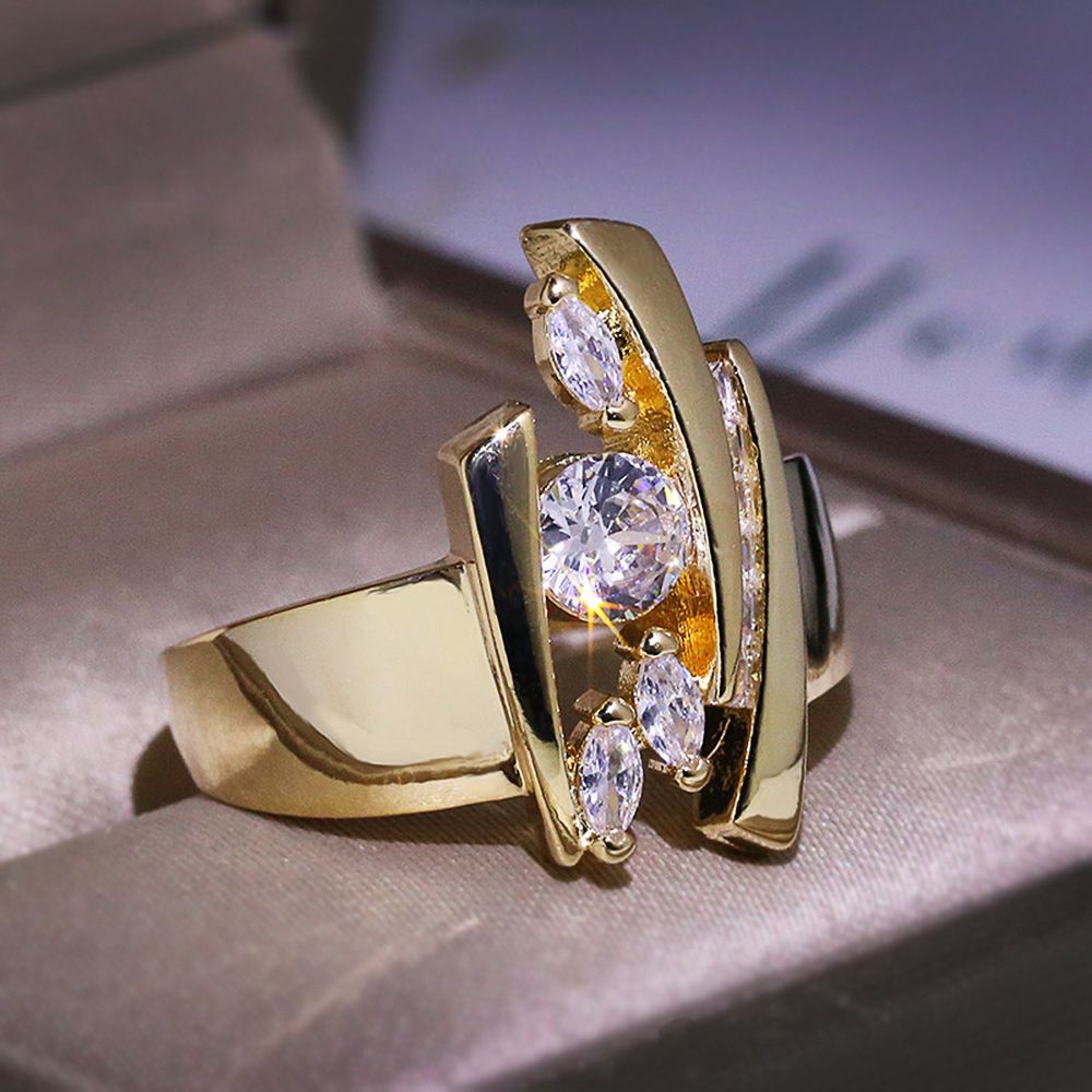 Huitan Luxury Gold Color Geometric Shape Women Rings Hiphop Party Stylish Female Finger Rings Dazzling CZ Lady's Fashion Jewelry