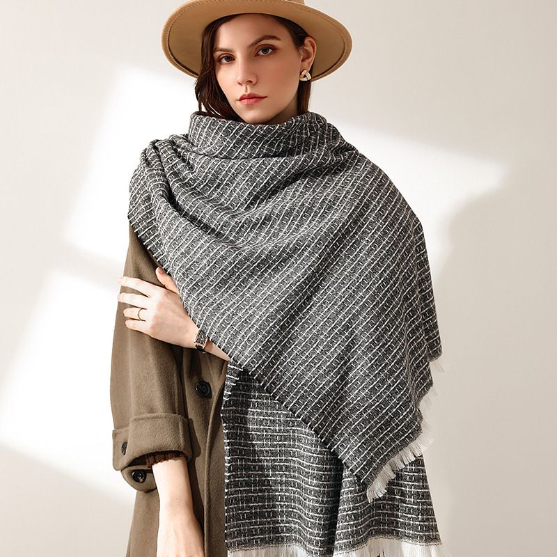 Manufacturers wholesale new style autumn and winter cashmere classic solid color tassels simple lines plaid scarf shawl women