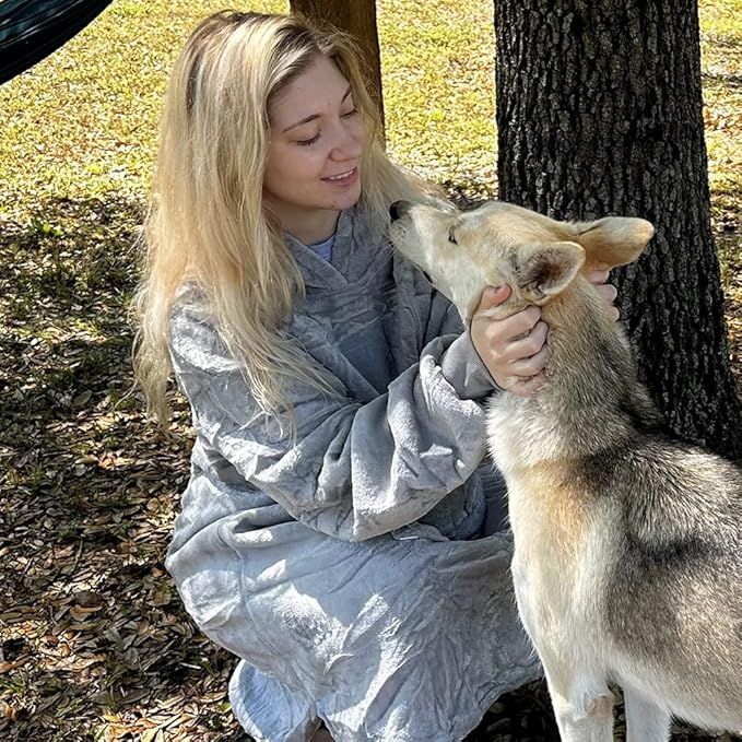 Krifey Wearable Blanket Hoodie, Oversized Sherpa Hooded as Birthday Gifts Christmas Gifts for Mom Women Girlfriend Men, Cozy Sweatshirt with Giant Pocket