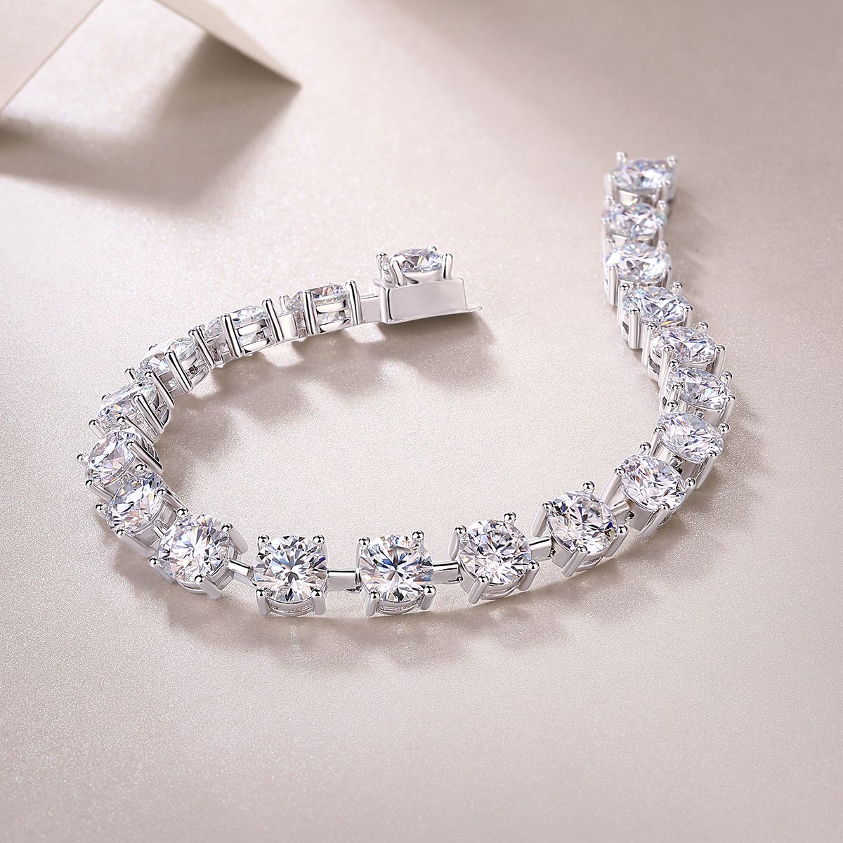 Time Appointment - Fashionable Bracelet and Bangle-shaped Jewelry set with Moissanite S925 sterling Silver and Platinum-plated Diamond