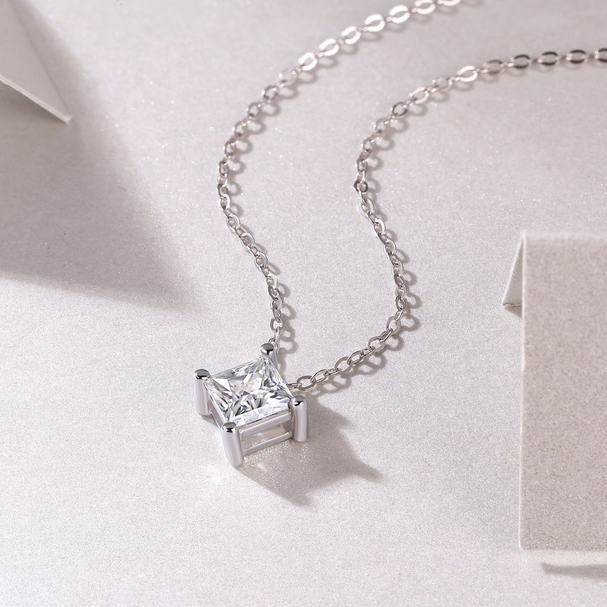 Stay together - set with square moissanite S925 sterling silver and platinum-plated necklace pendant Fashion trendy diamond jewellery