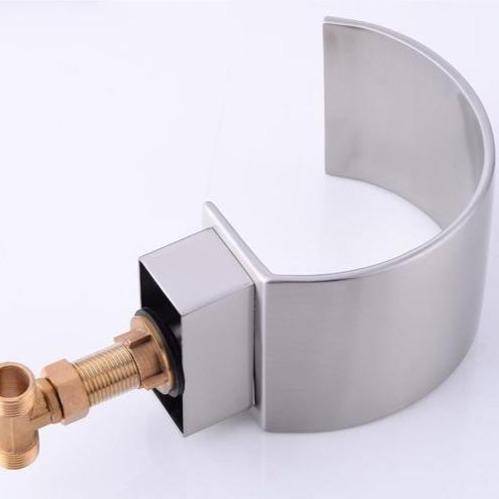 James Three-Hole Dual-Handle Bathroom Faucet